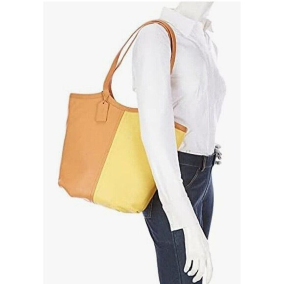 NWT  COACH C2594 Bea Tote Colorblock Soft Leather Natural Yellow Multi - Picture 4 of 4